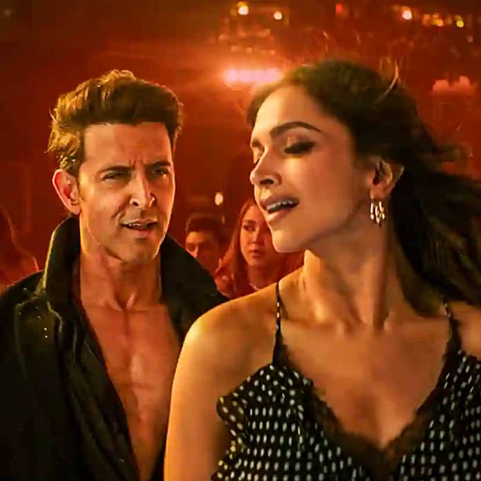 Hrithik Roshan And Dipika Padukon Danching in Fighter